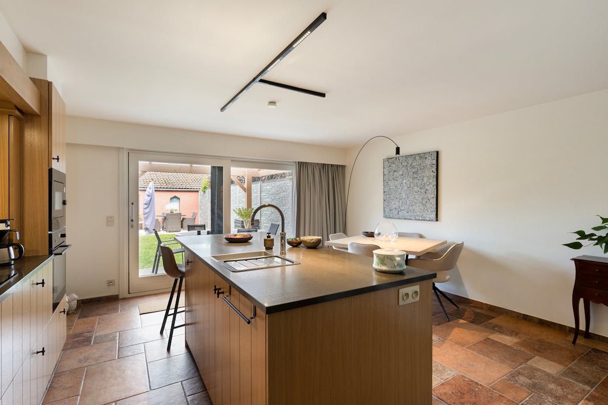 Gerenoveerd huis met 3 slaapkamers en stadstuin te koop - foto 3