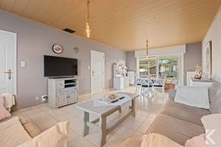 Enorme rijwoning met 4 slaapkamers, tuin, garage, zolder & bijgebouwIn de rustige en gegeerde Dockaertwijk bevindt zich deze bijzonder ruime en...