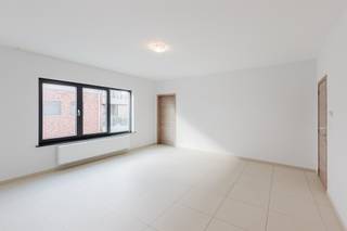 In de directe omgeving van het recreatie domein “De Warande” vinden we dit zeer verzorgde appartement. In de verdere omgeving kan U op...