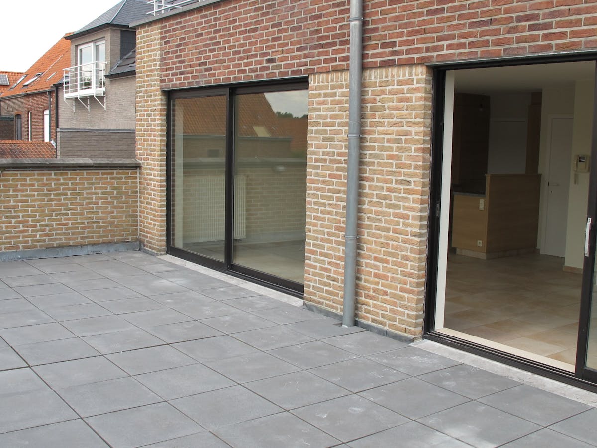 Vastgoedvennootschap met verhuurde magazijnen en opbrengsteigendom te Kortrijk - foto 3