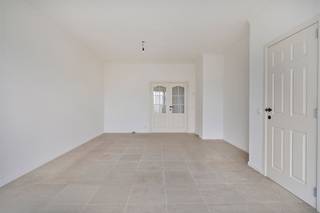 Dit lichtrijke appartement staat te koop op wandelafstand van het Harmoniepark aan de Grotesteenweg in Berchem. Op slechts enkele minuten vind je...