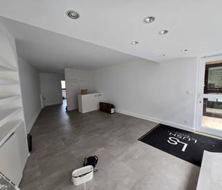 In de bruisende Leuvensestraat, één van de drukste en meest commerciële straten van Vilvoorde, bevindt zich dit veelzijdige...