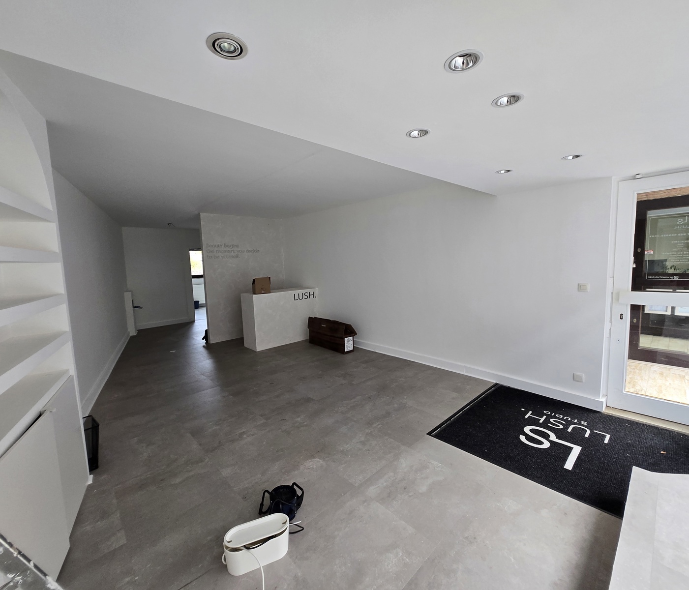 Toplocatie! Commercieel gelijkvloers met grote vitrine - foto 2