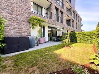 TOPGELEGEN aan de LEIE: leuk appartement met TERRAS en TUIN. Aangenaam lichtrijk appartement op het gelijkvloers: inkomhal met inmaakkasten,...