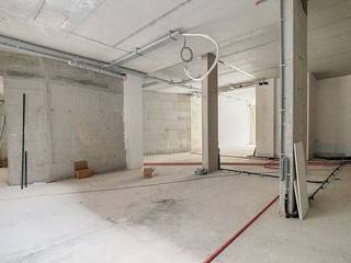 Energiezuinig handelsgelijkvloers, showroom of kantoor, gelegen in de stijlvolle nieuwbouwresidentie ‘PALAZZO’. Het pand heeft een opp. van 240 m²...