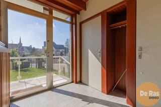 EERSTE BEZOEKDAG ZATERDAG 9/5 VAN 10U TOT 12U (enkel op afspraak!)HAALTERT - Deze solide halfopen bebouwing bevindt zich in Haaltert op een centrale...