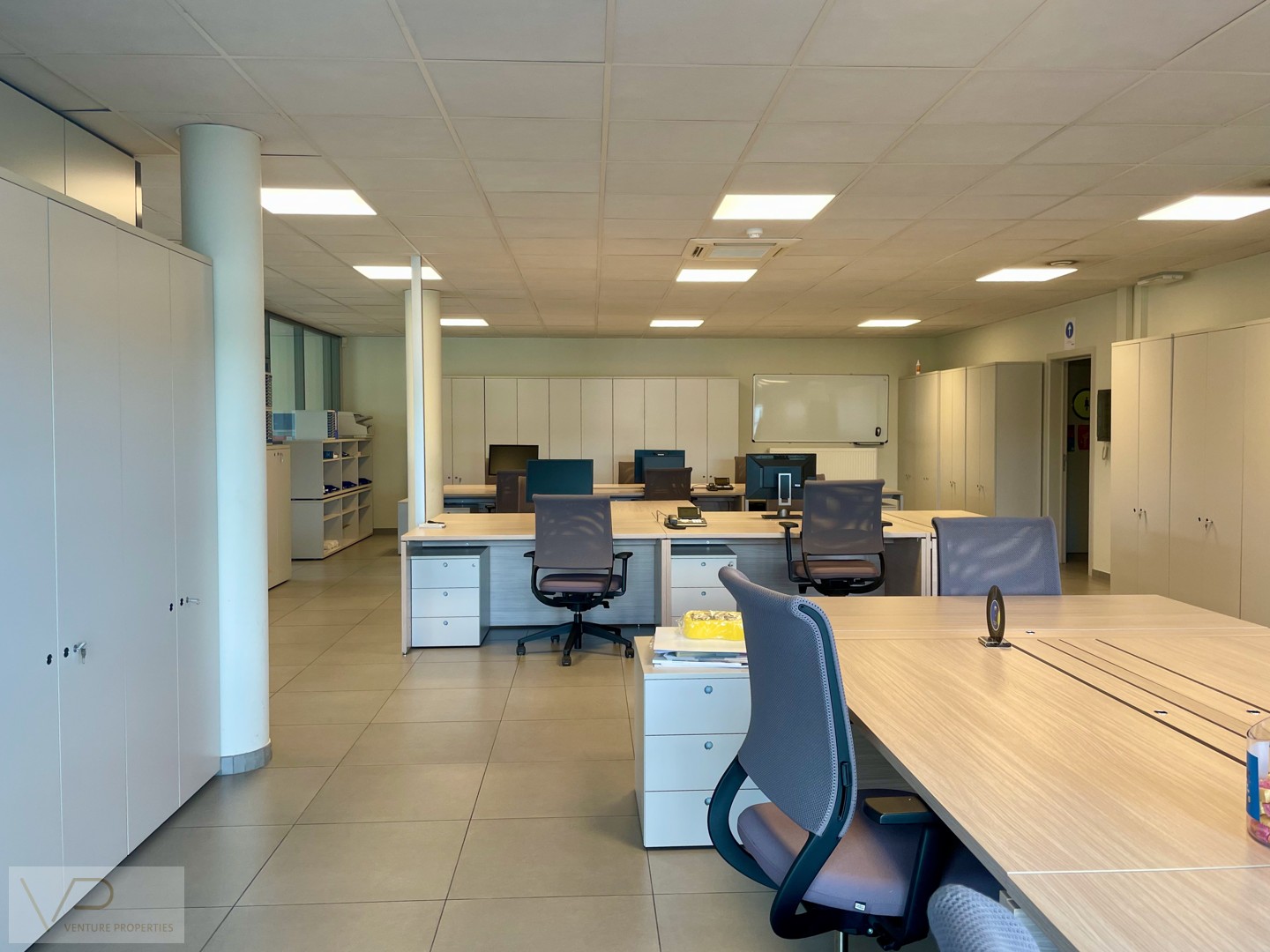 Instapklare kantoren (230m²) nabij E-17 - foto 2