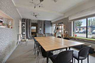 Zonnepanelen met certificatenRuime tuin én dakterrasVeel potentieel – geschikt als investering of voor eigen gebruikGunstige ligging tussen Mechelen...