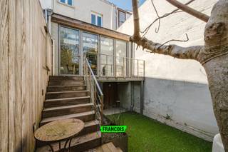 Op wandelafstand van het strand én het bruisende stadscentrum van Oostende, bevindt zich deze ruime en instapklare woning. Dankzij haar ligging in...