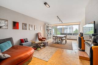 Bent u op zoek naar een instapklaar appartement aan de Watersportbaan in Gent?Dit lichtrijke appartement combineert comfort met een uitstekende...
