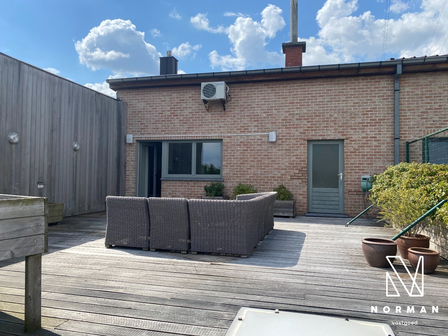 Duplex appartement met 3 slaapkamers, ruim en zonnig dakterras en garage - foto 2