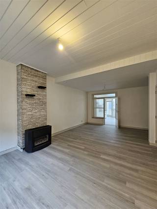 Woning met 3 à 4 slpks en tuinDe woning is gelegen nabij het centrum van Sint-Niklaas, openbaar vervoer, winkels en scholen.De...