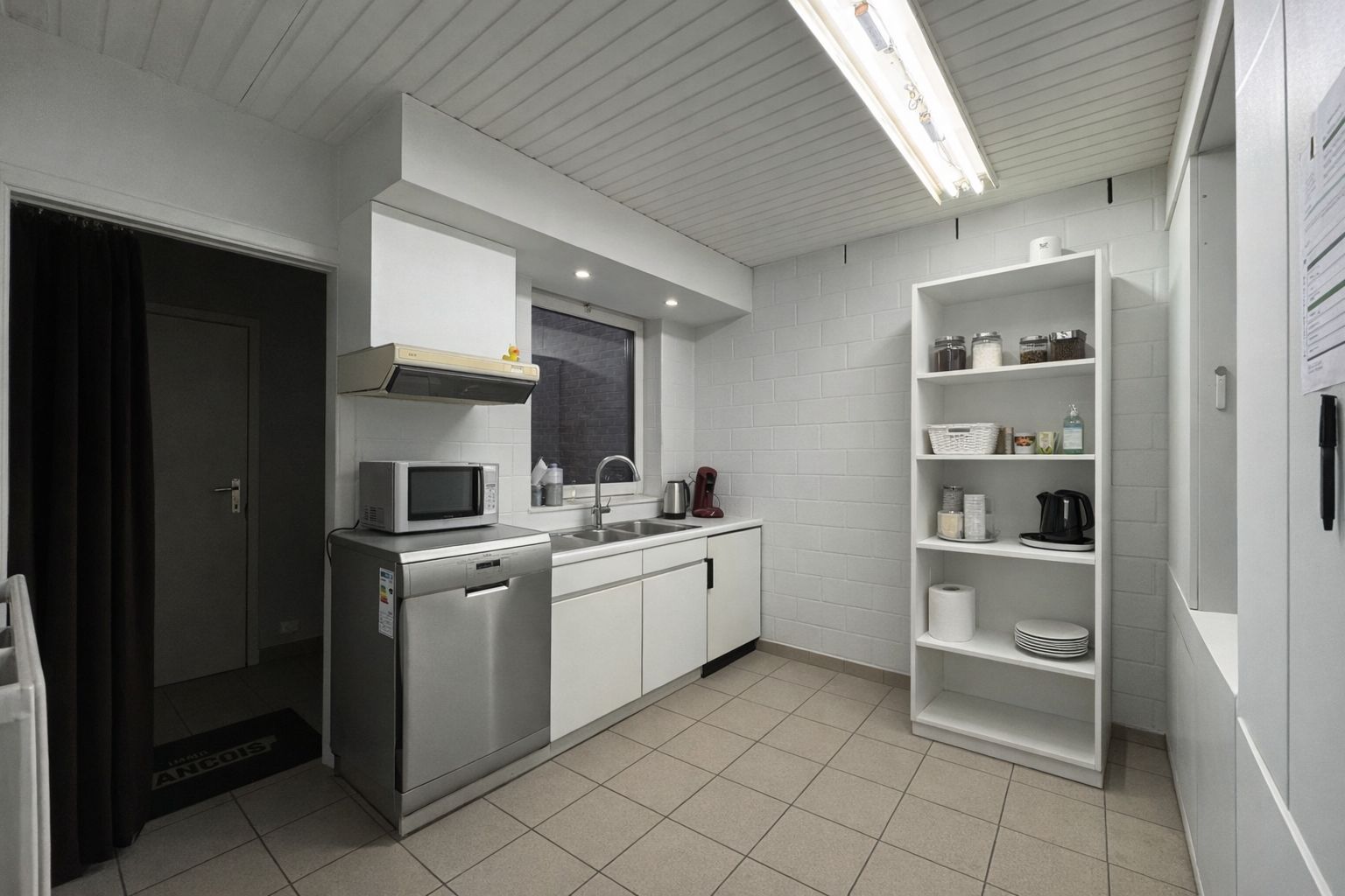 Uitstekend gelegen handelspand in hartje Izegem - foto 5