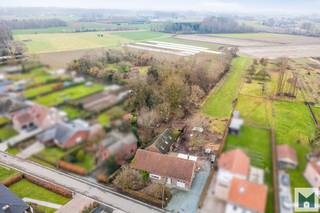 Ontdek deze unieke hoeve waar ruimte, rust en mogelijkheden perfect samenkomen.Deze charmante woning met 3 volwaardige slaapkamers is gelegen op een...