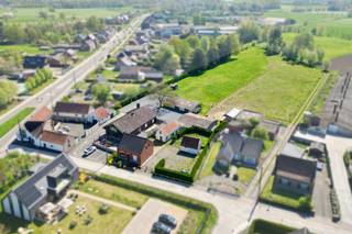 Langs de Hanestraat in Nazareth–De Pinte bevindt zich een uitzonderlijk aaneengesloten domein van 14.059 m², bestaande uit meerdere bestaande...