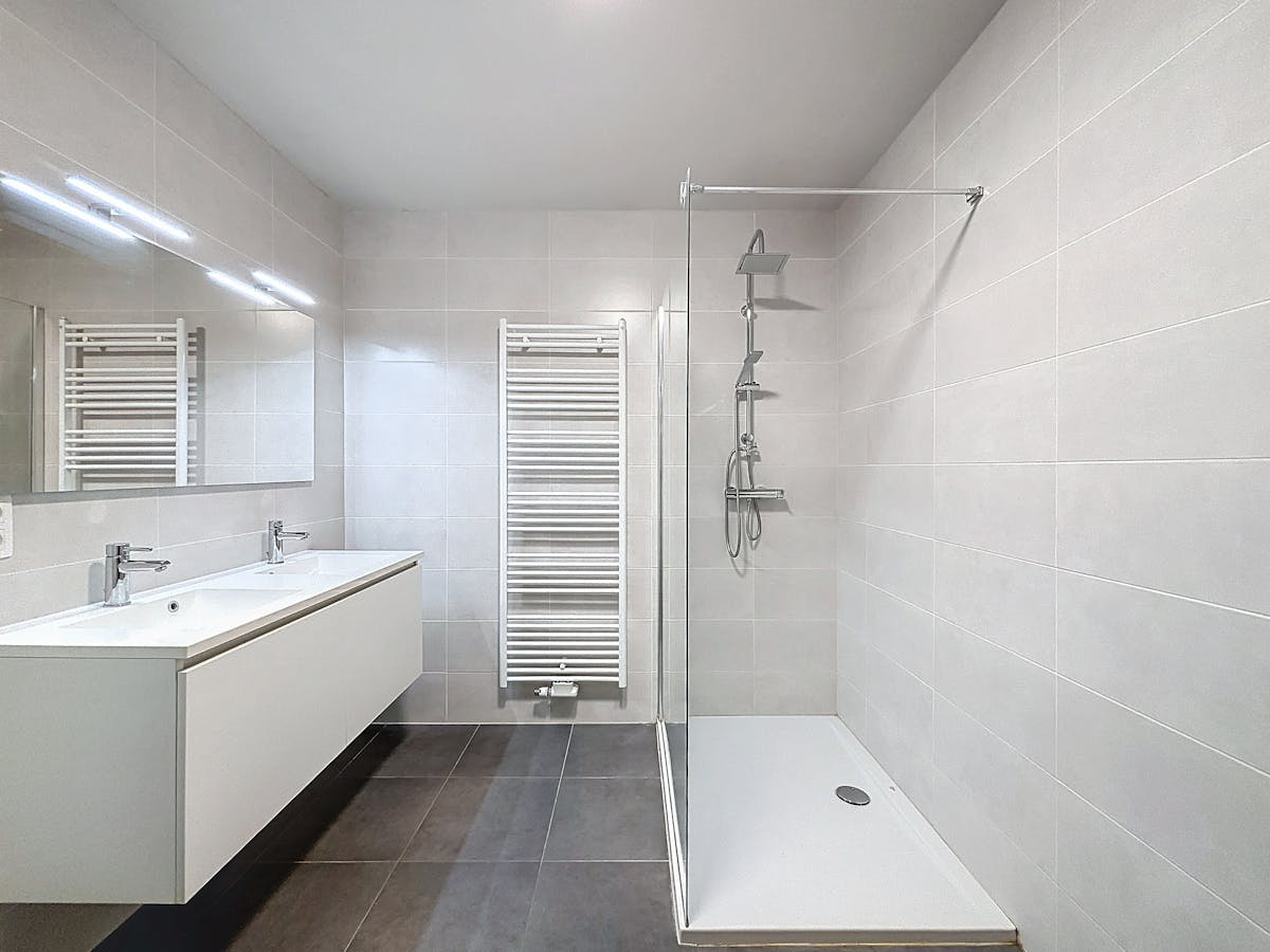 Appartement met 2slaapkamers + staanplaats te huur in Veurne - foto 4