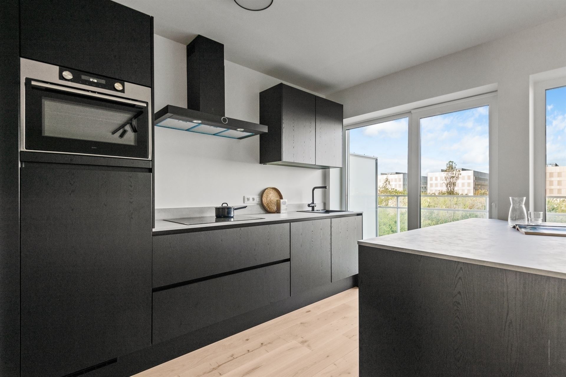 Gerenoveerd 2 slaapkamer app met 2 terrassen! - foto 5