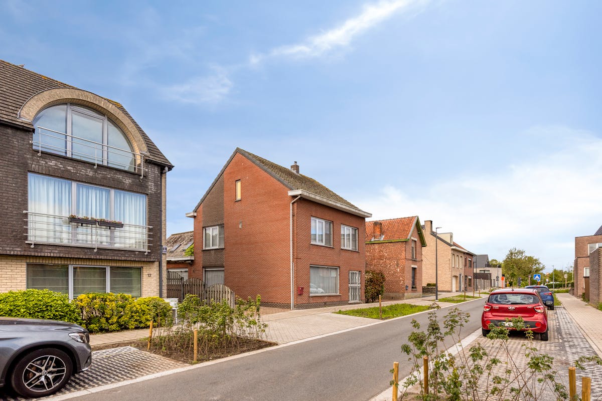 Huis met 4 slaapkamers en grote tuin te koop in Wuustwezel! - foto 3
