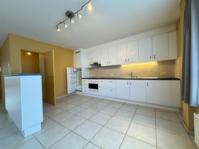 Zeer ruim 2 slpk appartement te huur in Westende dorp! - foto 4