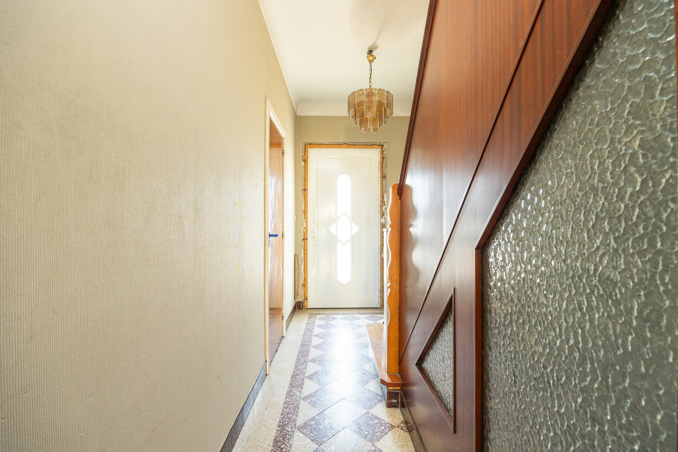 WOMMELGEM - Te renoveren woning met zuidoost gerichte tuin - foto 1