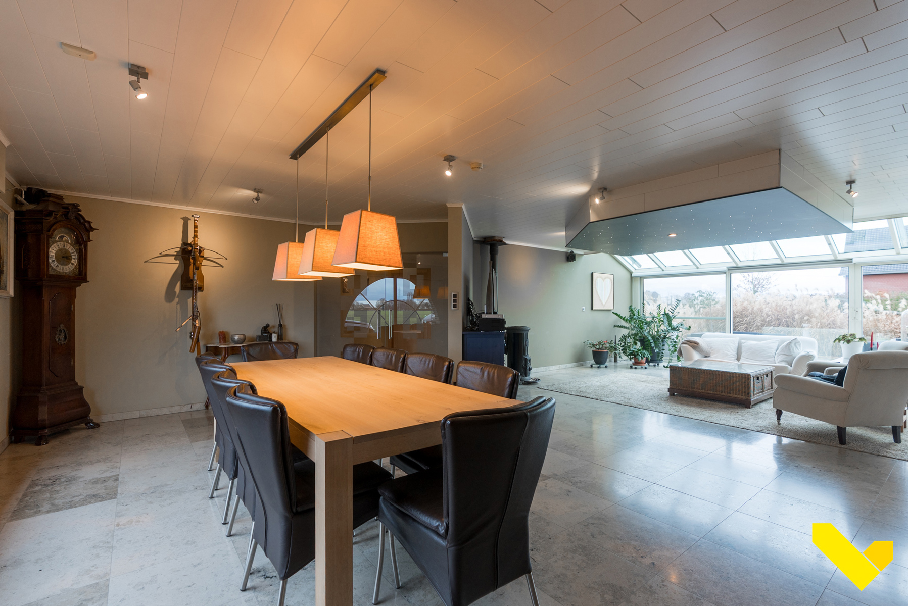 Zeer ruime karaktervolle woning met landelijk uitzicht.  - foto 4