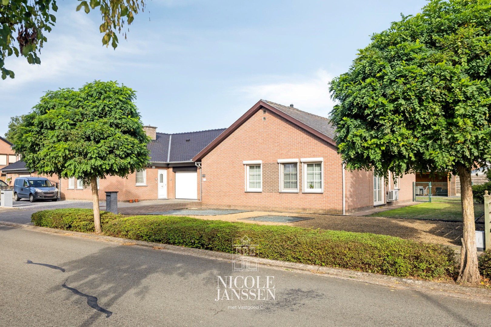 House for sale in Maaseik