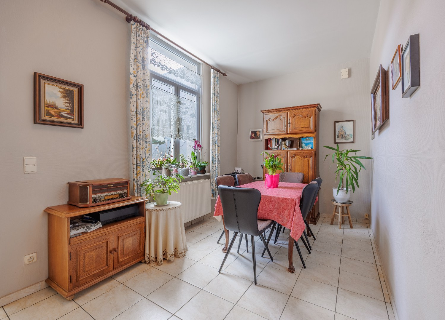 Instapklare woning met garage nabij de zeedijk – energiezuinig en centraal gelegen. - foto 4
