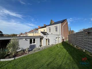 SOUS OPTION Tubize, dans une rue résidentielle à proximité directe de toutes les facilités dont écoles, gare et centre ville, jolie maison...