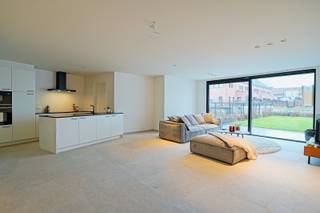 AANKOOP MOGELIJK AAN 6% BTW (op de volledige prijs)Dit prachtig compleet afgewerkt nieuwbouwappartement met 2 slaapkamers heeft een bewoonbare...