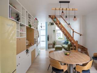 <strong>Aangename en instapklare woning met drie slaapkamers, gelegen op wandel- en fietsafstand van het historische centrum van Gent.</strong><br /><br />De woning maakt deel uit van de buurt Rabot-Blaisantvest en bevindt zich op een boogscheut van onder meer het nieuwe Tondelierpark en het historische centrum van Gent. De eigendom werd in 2019 zorgvuldig gerenoveerd.<br /><br />Op het gelijkvloers bevindt zich een lichtrijke leefruimte met zit- en eetgedeelte, die toegang biedt tot het terras. Aansluitend vindt u de volledig ingerichte keuken.<br /><br />Op de eerste verdieping bevinden zich de eerste slaapkamer, een volledig ingerichte badkamer en een apart toilet op de nachthal. In de badkamer is eveneens aansluiting voorzien voor een wasmachine en droogkast.<br /><br />De bovenste verdieping omvat de twee overige volwaardige slaapkamers.<br /><br /><strong>Ideaal als starterswoning, voor ouders van studerende kinderen of als interessante investering.</strong>