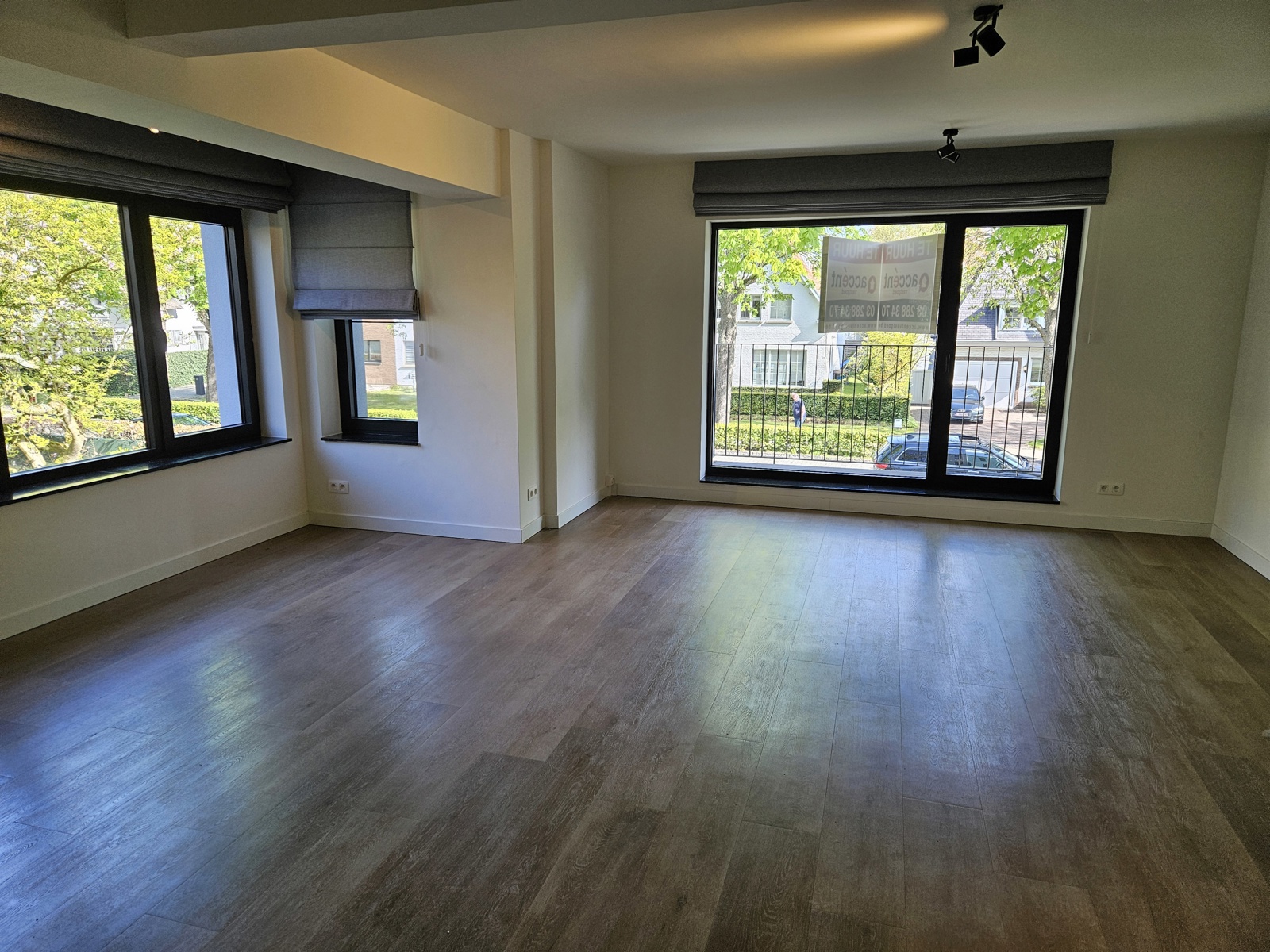 Prachtig 2 slaapkamer appartement met lift en riant terras.  - foto 5