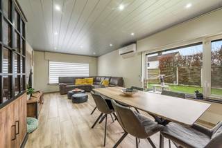 e koop: ruime open bebouwing in Sint-Niklaas, gelegen in een rustige woonkern met groene omgeving en nabij openbaar vervoer. Deze woning uit 1981...