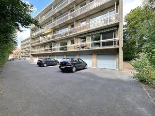 Centraal gelegen en energiezuinig appartement, bestaande uit een inkomhal met afzonderlijk toilet, een ruime leefruimte met eet- en zithoek,...