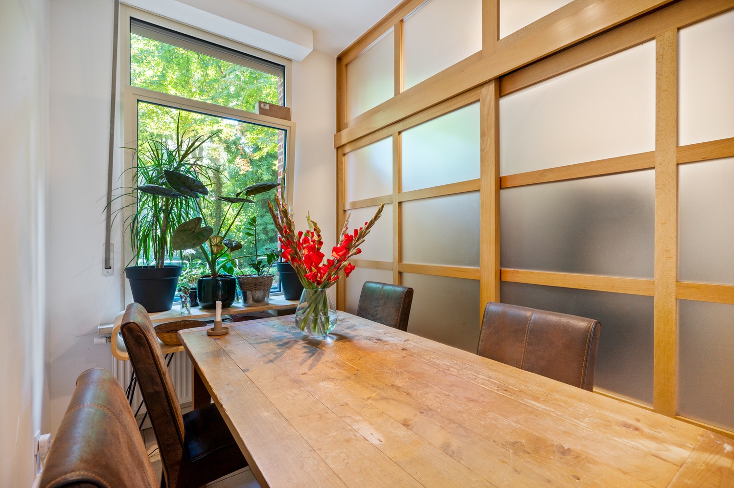 Instapklare, gerenoveerde woning met 3 slaapkamers nabij hartje Lier - foto 5
