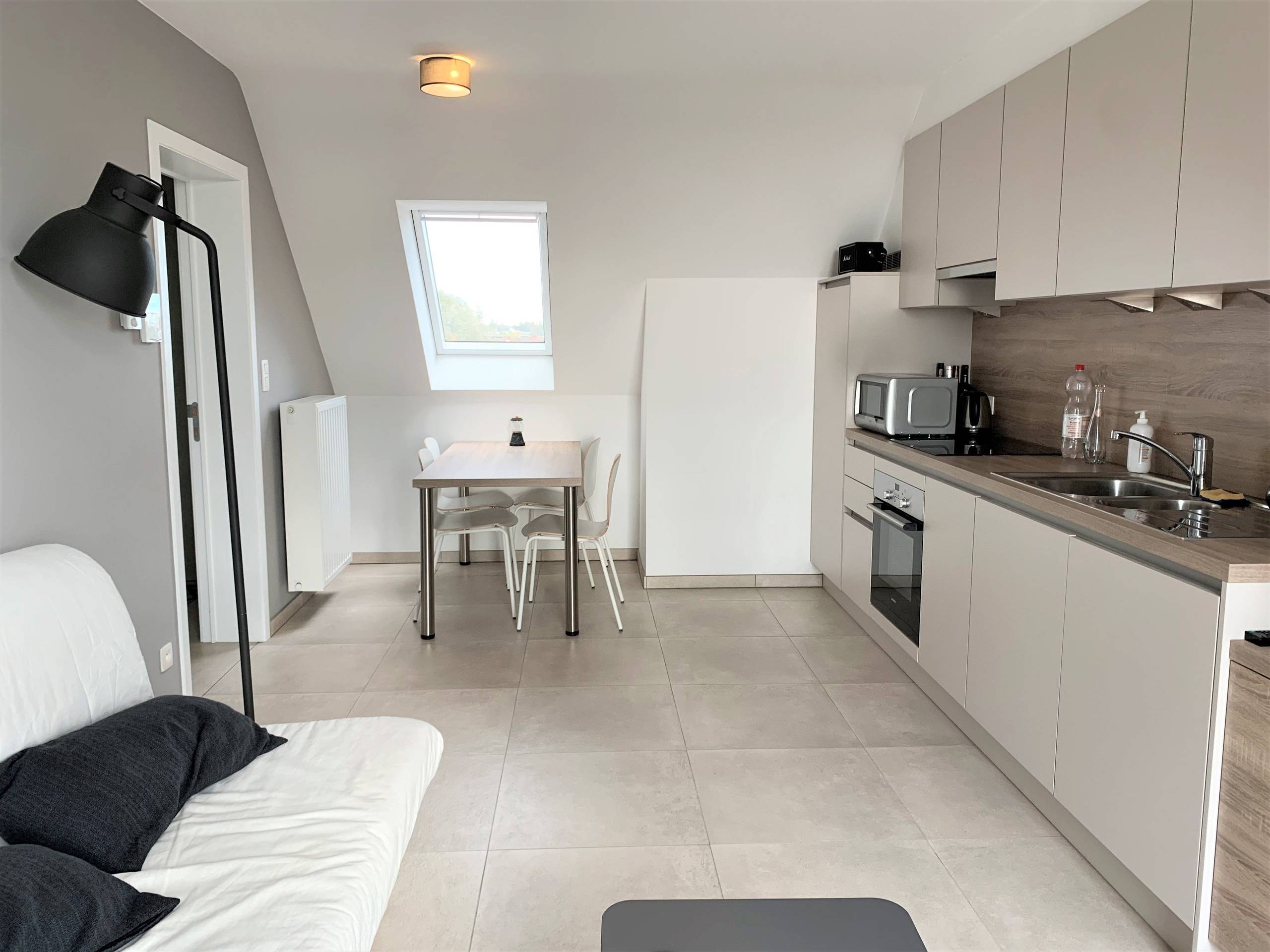 Dakappartement in het centrum van Torhout - foto 2