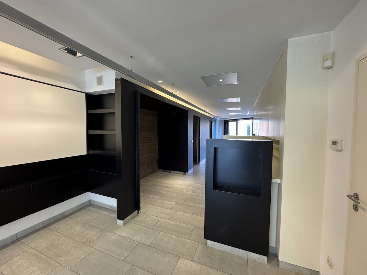 Instapklaar centraal gelegen handelszaak (103 m²) - foto 3