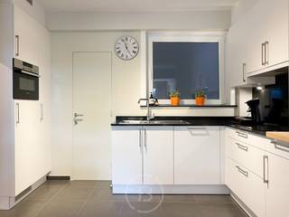 Cet appartement spacieux et lumineux de deux chambres à coucher est situé sur le Zuidpark, au cœur de Gand, à quelques pas des magasins,...