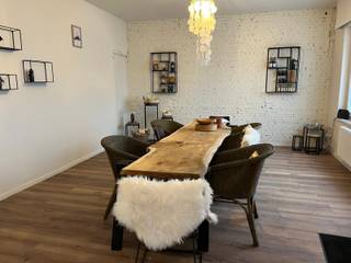 Prachtig gerenoveerd centraal gelegen pand voor gemengd gebruik – opbrengsteigendom met 3 verhuurde unitsIn het hart van Malle bevindt zich dit...