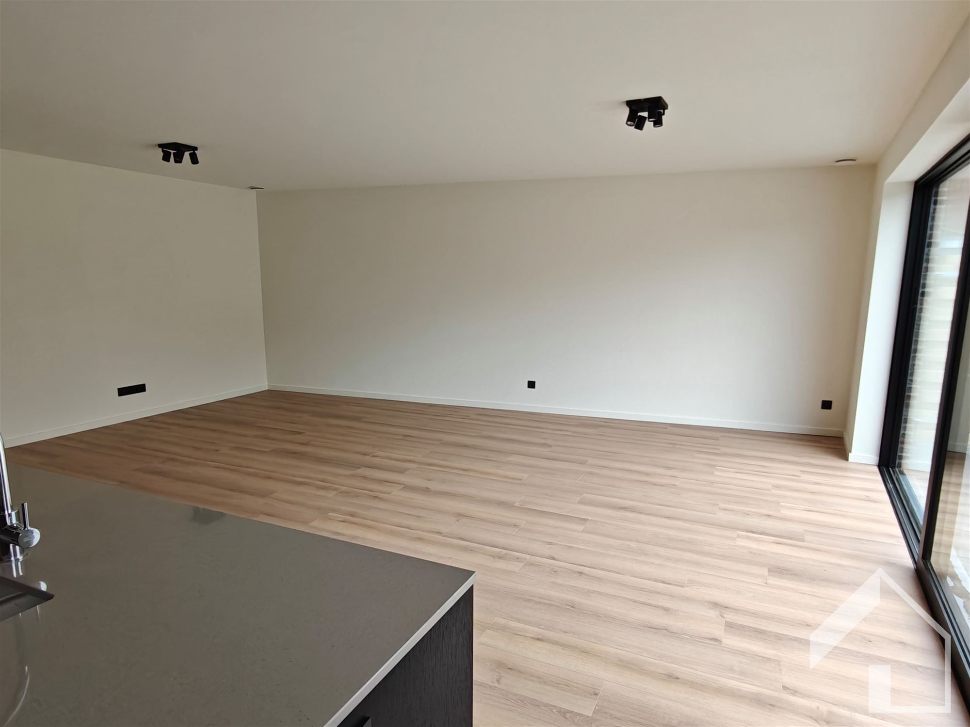 Nieuwbouw gelijkvloers appartement met tuin en 2 slk - foto 5