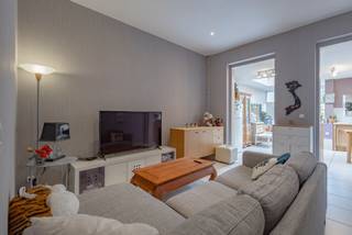 <p>Looking for a charming home with plenty of room to grow? This attractive terraced house combines a practical layout with a convenient location, just a short distance from the centre of Asse.</p><p> </p><p>The entrance hall leads into a first room, currently used as a home office. Thanks to its open layout, this space could just as easily be transformed into a lounge, playroom or cosy sitting area.</p><p>From here, you move into the spacious living area with dining space and a fully equipped kitchen. The living area also provides direct access to the cosy garden.</p><p>The ground floor further benefits from a separate toilet and a practical storage room. This space could also be used as a garden shed, providing additional room for bicycles, gardening equipment and other belongings.</p><p> </p><p>The first floor comprises two spacious bedrooms and the bathroom, equipped with a shower over the bathtub, a washbasin unit and a toilet. A fixed staircase leads to the attic, a generous space that is currently undeveloped and offers plenty of possibilities to suit your needs. It could, for example, be transformed into an additional bedroom, hobby room, home office or playroom.</p><p> </p><p>The property also offers several technical advantages. The roof has been insulated, the windows are fitted with high-efficiency glazing and the house currently has an EPC rating of C. The electrical installation is also compliant.</p><p> </p><p>Thanks to its practical layout, spacious attic, cosy garden and the various possibilities for further adaptation, this property is an ideal first home. A comfortable place to move into straight away, with the opportunity to adapt and expand it over time according to your needs and wishes.</p><p> </p><p>The location is another major advantage: the centre of Asse, shops, schools and public transport are all within easy reach.</p><p> </p><p><strong>Interested? Schedule your viewing today via the Living Stone website.</strong></p>