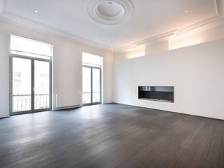 Te midden van de mooiste monumenten van Brussel, vlakbij het Koninklijk Paleis, de Kunstberg en de Zavel. Dit appartement met een...