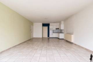 Huurprijs: 800 EUR per maand+ 50 EUR per maand gemeenschappelijke kostenKosten plaatsbeschrijving zijn 50/50 te betalen door huurder en...