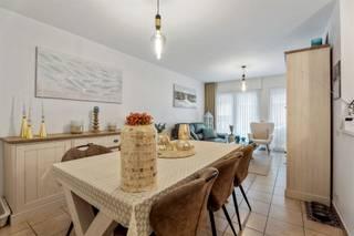 Uitermate goed onderhouden 2-slaapkamerappartement in een recent gebouw en dit vlak aan de jachthaven en de zeedijk.De leefruimte is afgewerkt met...