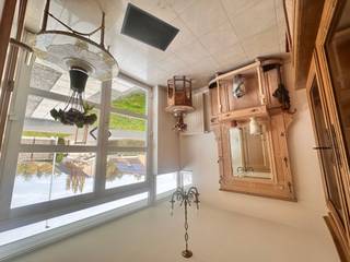 🌿 Alleenstaande bungalow met tuin en garage – Bosmolens, IzegemIn de rustige en groene wijk Bosmolens te Izegem bevindt zich deze alleenstaande...