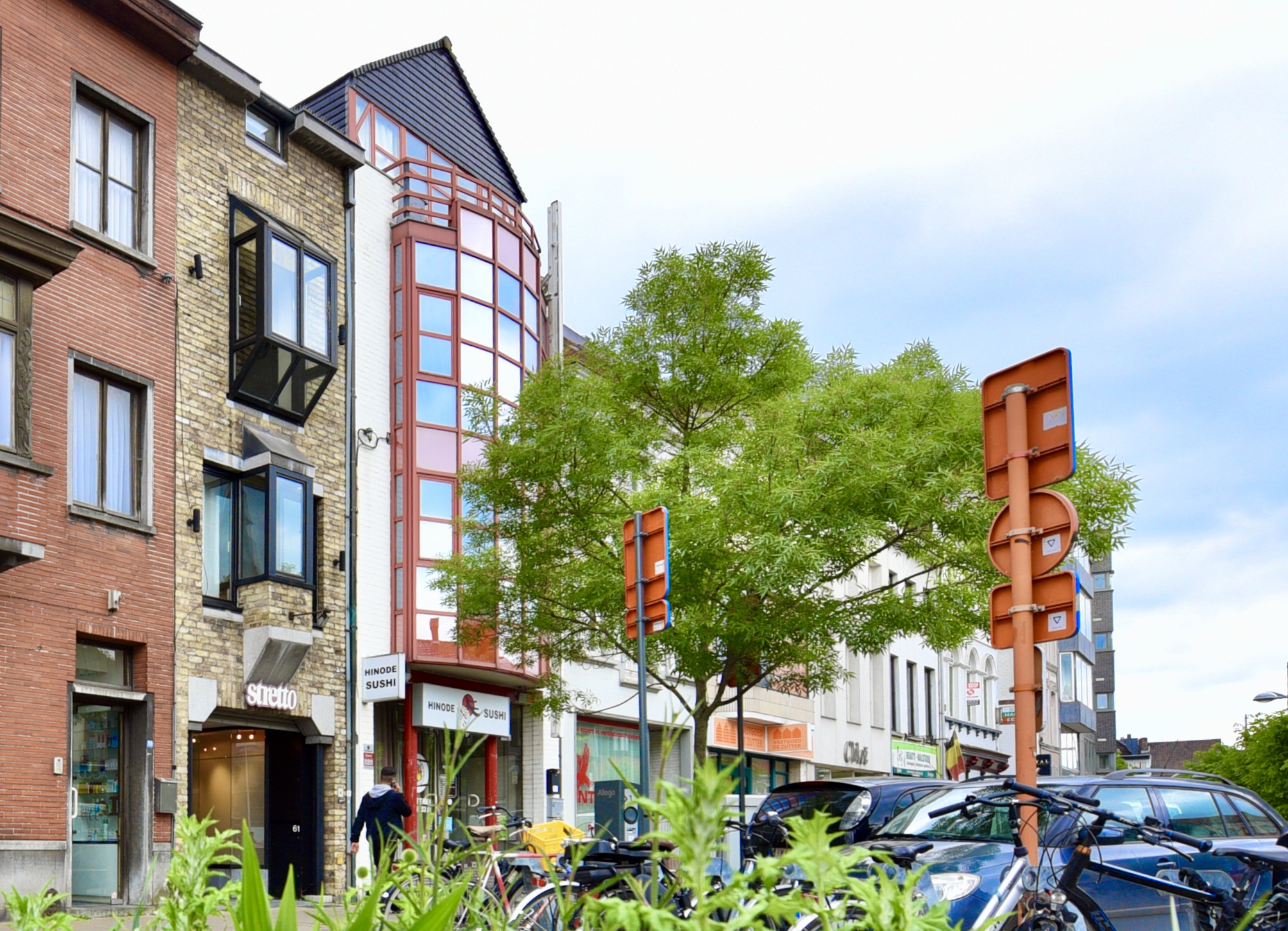 Handelshuis op commerciële topligging met garage/magazijn* - Bieden vanaf 285.000 EUR** - foto 1