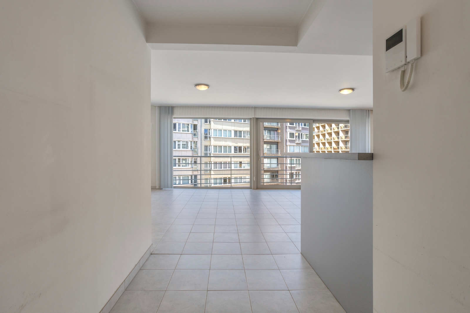 Modern en Royaal appartement met 2 slaapkamers, 2 badkamers en 2 terrassen nabij strand ! - foto 5