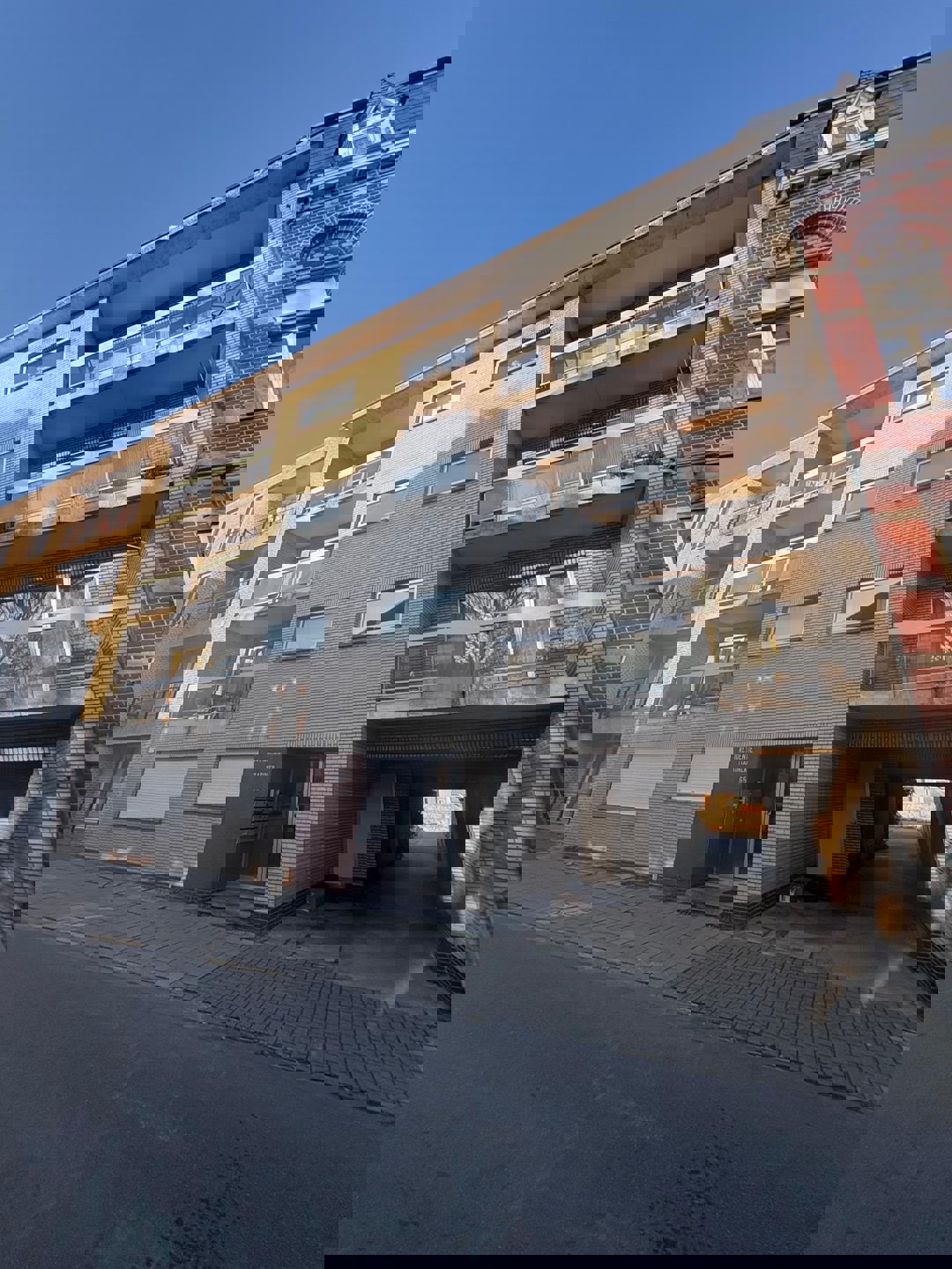 Appartementsgebouw met 20 garages in centrum Geraardsbergen - foto 2