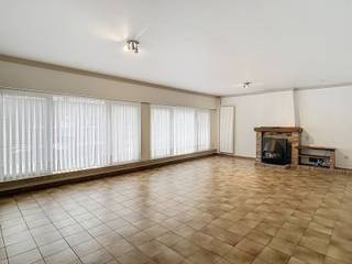 This exceptionally spacious duplex apartment is located in a good and convenient location in Rijmenam and excels in living comfort and...