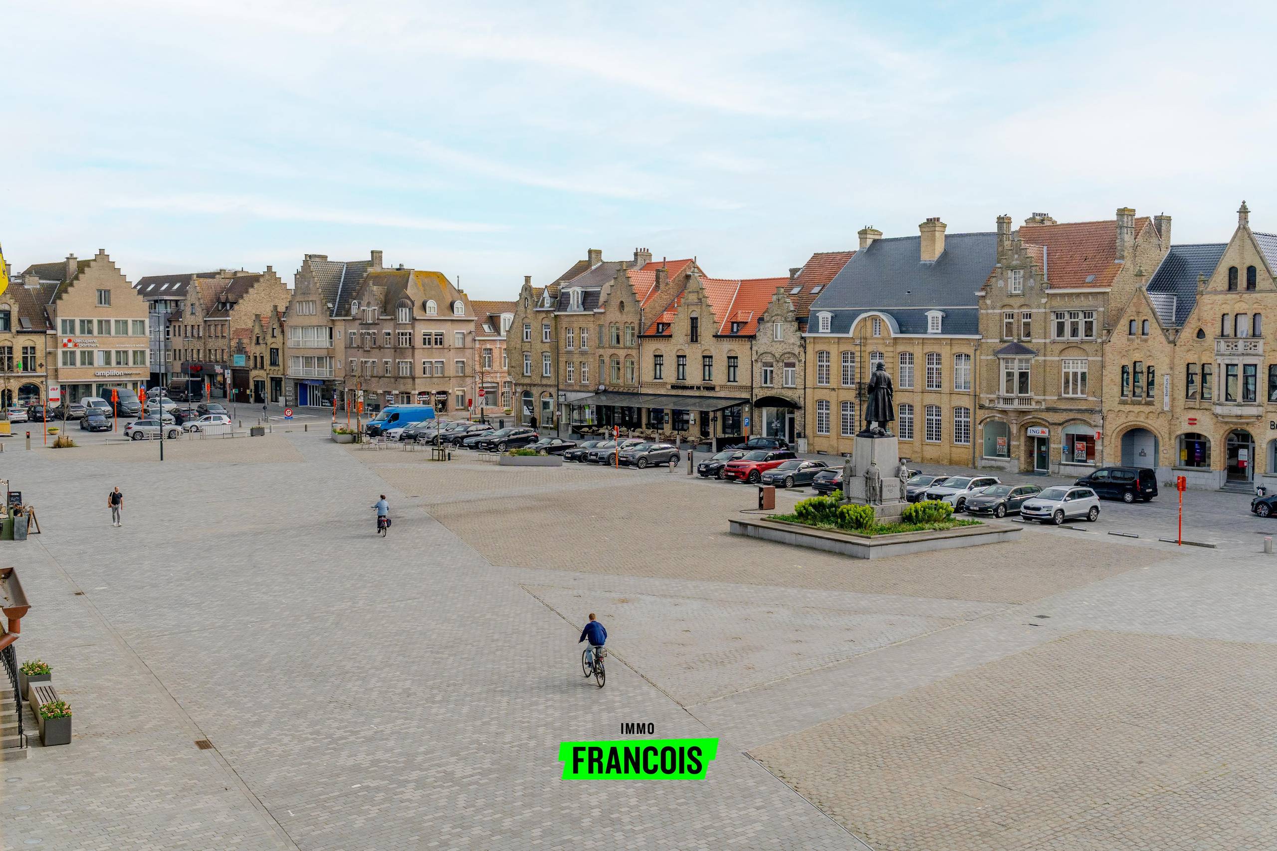 Investeringskans: historisch pand met uitzonderlijke oppervlakte in centrum Diksmuide te koop! - foto 2