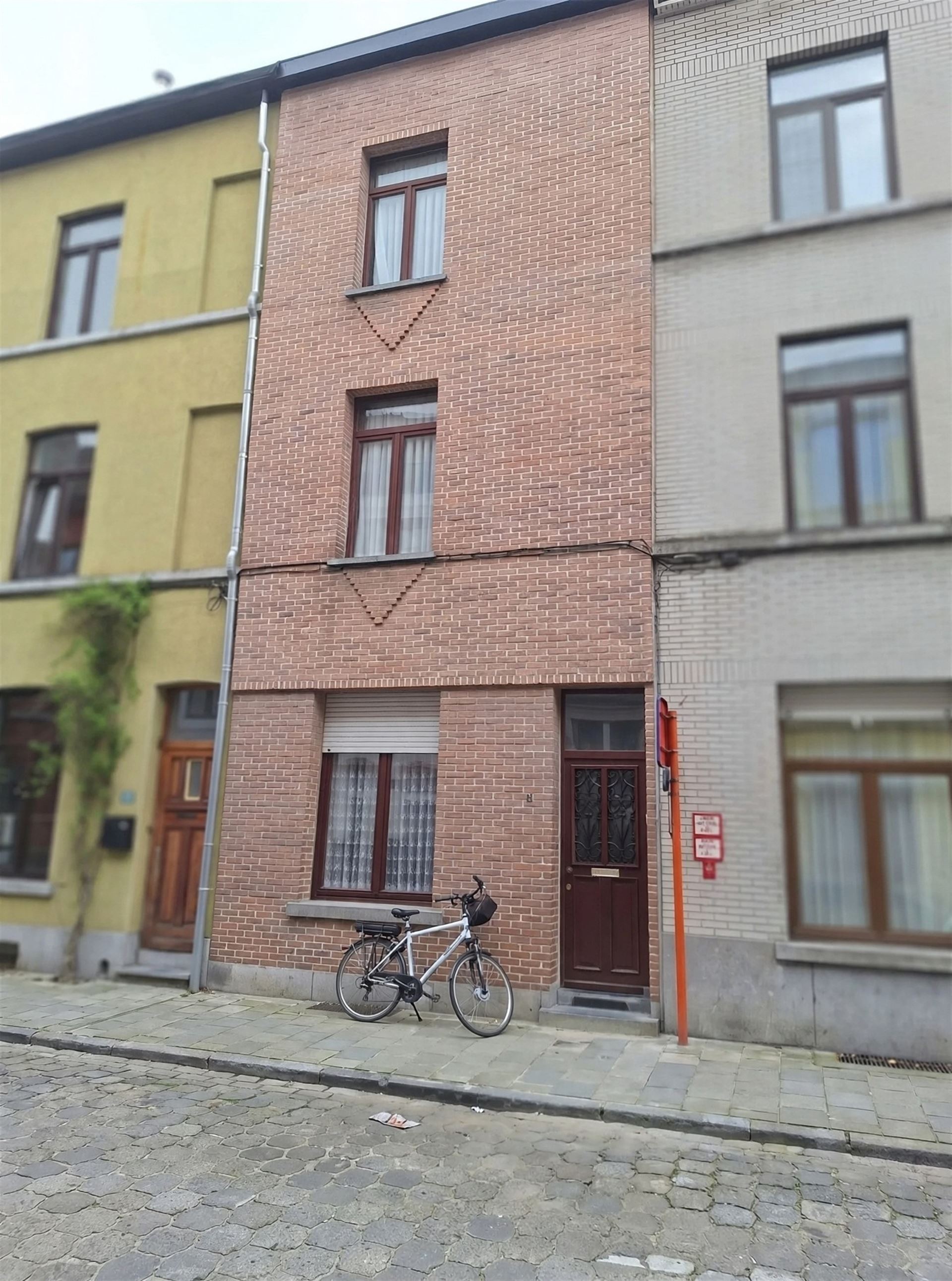 Op te frissen rijwoning 4-5 slks - foto 1